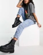 Petite High Rise 'Originally Mom Jeans in lightwash - Image 2