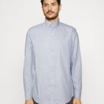 Ethan Square Classic Fit